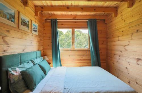 Plouegat-Moysan Ski Chalet | Chalet Pondok Indah