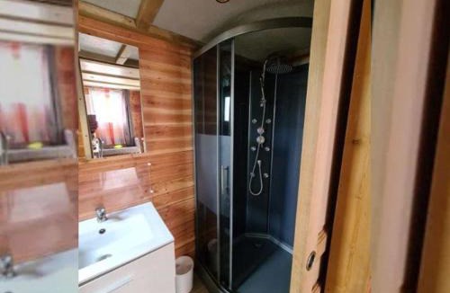 Les Grandes-Ventes Other | Chalet pour 5 pers avec Terrasse - API-1-52-634