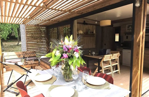 Douville Ski Chalet | Chalet Premium double exposure facing the pond 5 persons