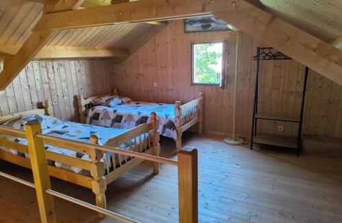 Monce-en-Belin Ski Chalet | Chalet proche Circuit des 24h du Mans dans un grand jardin
