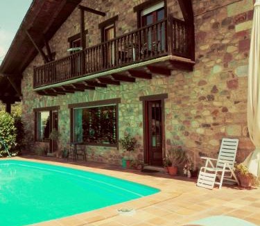 Castellciutat Bed & Breakfast | Chalet "Rec dels Noguers"