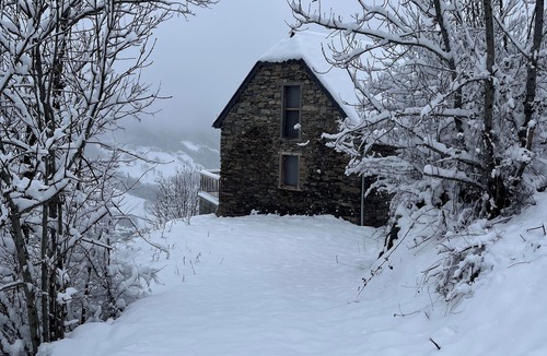 Sers Ski Chalet | Chalet -Renovated barn with panoramic terrace sleeps 8/10min Ski resort