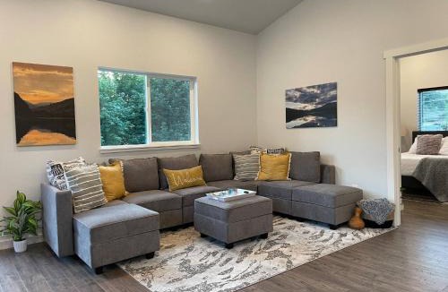 Tonasket Ski Chalet | Chalet Retreat on Spectacle Lake