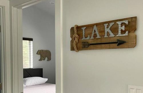 Tonasket Ski Chalet | Chalet Retreat on Spectacle Lake