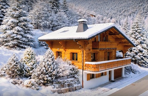 Saint-Jean-dʼAulps Ski Chalet | Chalet Roche de Pierre - enjoy mountain views and spa - OVO Network