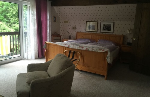 Carling Bed & Breakfast | Chalet Rosemarie