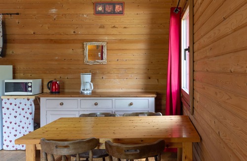 Darbres Ski Chalet | Chalet 'Rouge 4 Personnes' with Balcony and Wi-Fi