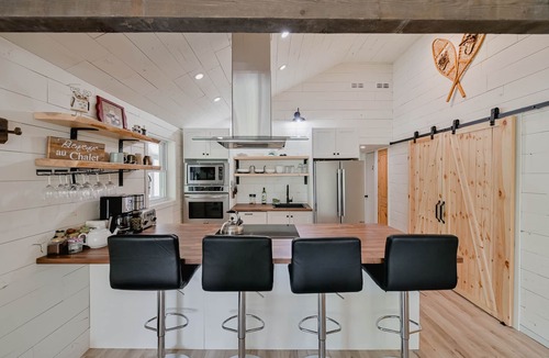 Mansonville Cabin | Chalet Rustique Avec Spa/foyer/étang Privé - 5 min de la Plage et ski