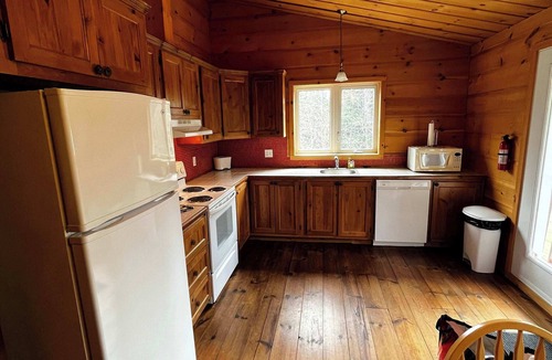 Notre-Dame-de-la-Merci Ski Chalet | Chalet Suzanne Summar