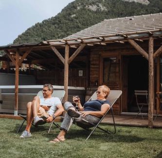 Le Biot House | Chalet SALOON avec SPA privatif