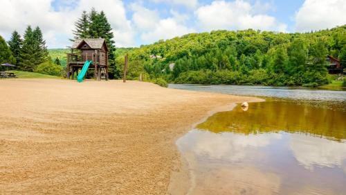 Saint-Faustin-Lac-Carre House | Chalet Signature Royal Laurentien avec SPA