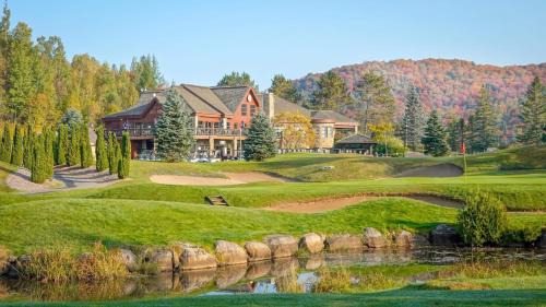 Saint-Faustin-Lac-Carre House | Chalet Signature Royal Laurentien avec SPA