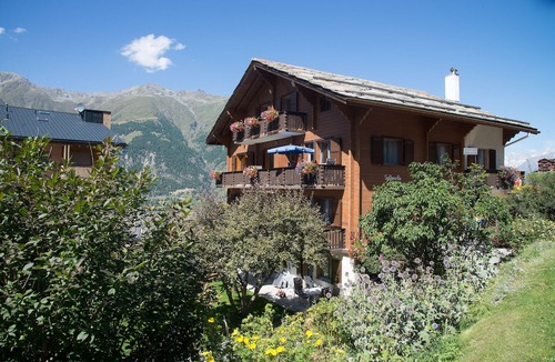 Graechen Apartment | Chalet Soldanella vacation apartment 2nd floor south east 4*S