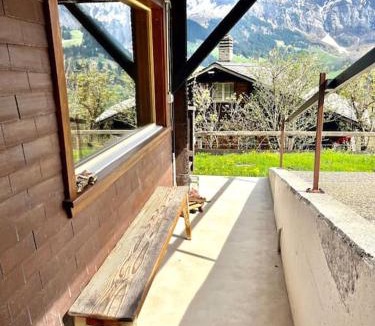 Adelboden Apartment | Chalet Sonnenheim, Wohnung mit Panoramafenster