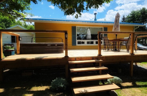 Val-des-Bois House | Chalet spa/sauna on the riverfront