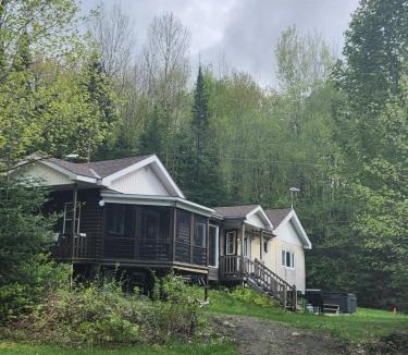 Notre-Dame-de-la-Paix Apartment | Chalet spacieux pour escapade en nature