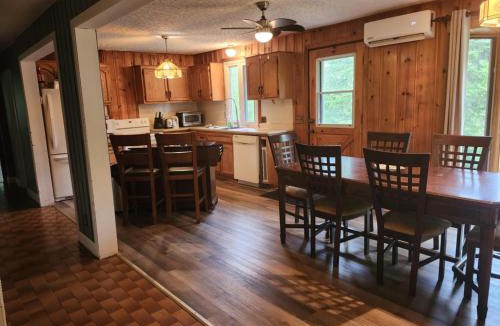 Notre-Dame-de-la-Paix Apartment | Chalet spacieux pour escapade en nature