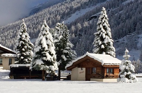 Saas Grund Ski Chalet | Chalet Stadel: Alpine Comfort