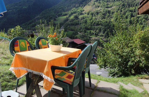 Bister Ski Chalet | Chalet Steps from Slopes