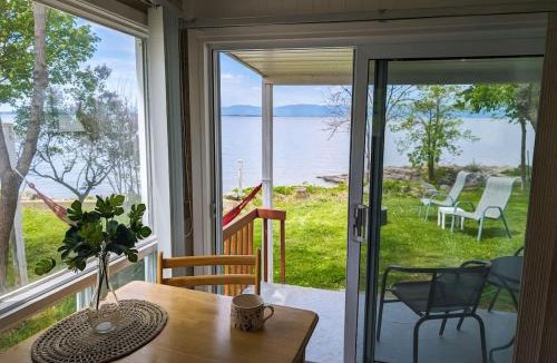 Cap-Saint-Ignace Ski Chalet | Chalet Studio #3 Waterfront with Spa, Fireplace & Wifi