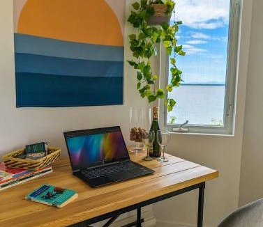 Cap-Saint-Ignace Ski Chalet | Chalet Studio #5 Waterfront with Spa, Fireplace & Wifi