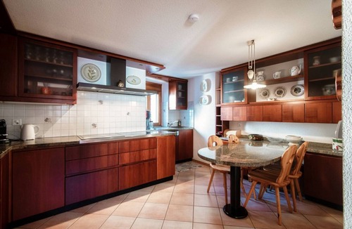 Chironico Apartment | Chalet-style apartment between walking and bouldering (CHALET NUCLEO 12)