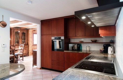 Chironico Apartment | Chalet-style apartment between walking and bouldering (CHALET NUCLEO 12)