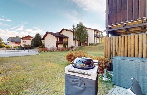Lenz Apartment | Chalet-style maisonette with mountain view