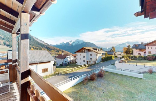 Lenz Apartment | Chalet-style maisonette with mountain view