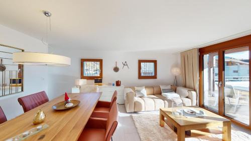 Lenz Apartment | Chalet-style maisonette with mountain view