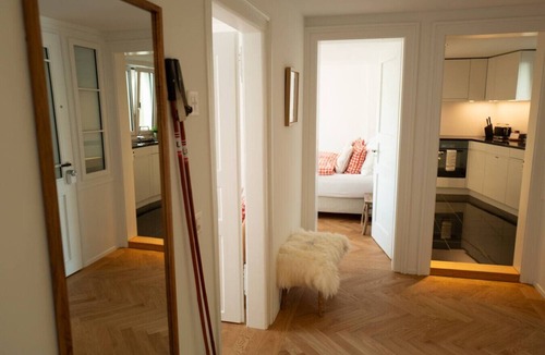 Oberstrass Apartment | Chalet Suite · 3 BR Home bei ETH & Uni