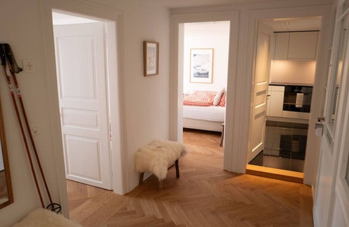 Oberstrass Apartment | Chalet Suite · 3 BR Home bei ETH & Uni