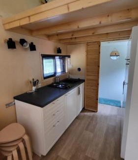 Chaille-sous-les-Ormeaux Boat Rental | Chalet sur l'eau dans un cadre idyllique