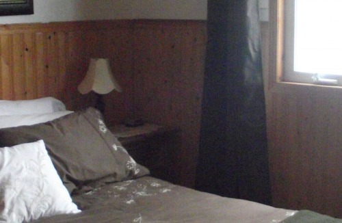 Larouche Cottage | Chalet sur le bord du lac d'une chambre Le Marie-Kate
