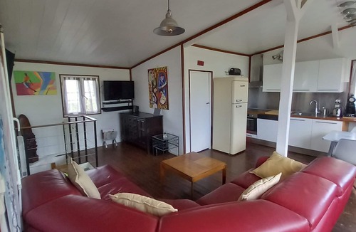 Gruissan Plage Ski Chalet | Chalet sur pilotis entre Méditerranée et étangs, Gruissan, for 6 people, WIFI