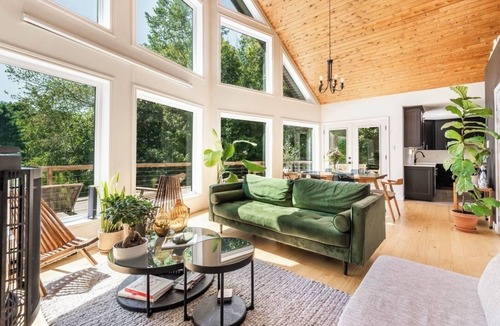 Saint-Armand Ski Chalet | Chalet - The dinette