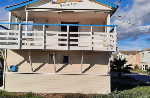Gruissan Plage Ski Chalet | CHALET TRADITIONNEL EN FRONT DE MER. with terrace and panoramic sea view