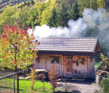 Le Biot Bed & Breakfast | Chalet trappeur