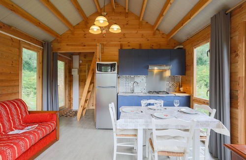 Plouegat-Moysan Ski Chalet | Chalet "Ty Koad" with Jacuzzi, Shared Terrace and Garden