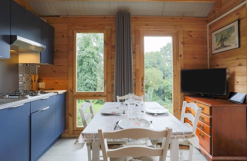 Plouegat-Moysan Ski Chalet | Chalet "Ty Koad" with Jacuzzi, Shared Terrace and Garden