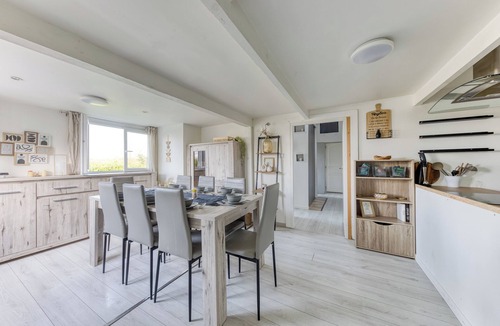 Villiers-sur-Morin Ski Chalet | Chalet-type house for 7 people with swimming pool near Disneyland Paris (EuroDisney)
