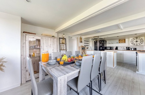 Villiers-sur-Morin Ski Chalet | Chalet-type house for 7 people with swimming pool near Disneyland Paris (EuroDisney)