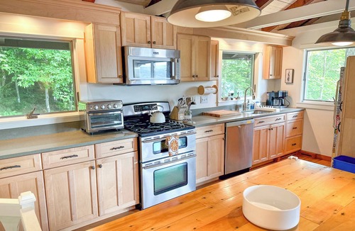 Waitsfield House | Chalet Valhalla with Hot Tub right next to Sugarbush Resort