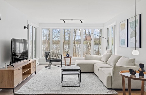 Riviere-Rouge Ski Chalet | Chalet Vert - Waterfront Retreat