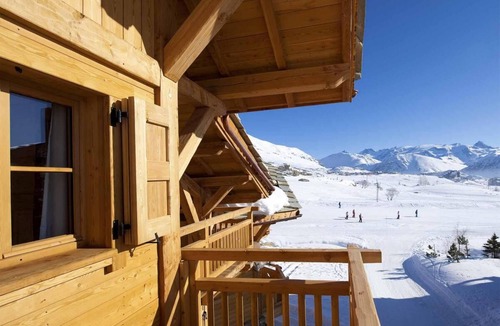 Cognet Ski Chalet | Chalet, view ski slopes, sauna, balcony, fireplace or stove, parking, tv, 150m², Alpe d'Huez