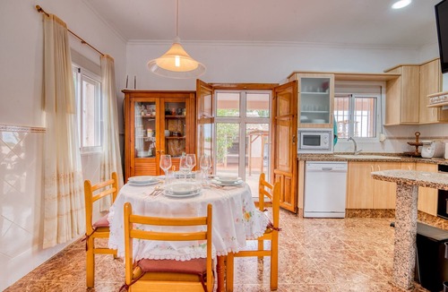 Benifayo Villa | Chalet "Villa Bonavista" with Pool and Wi-Fi