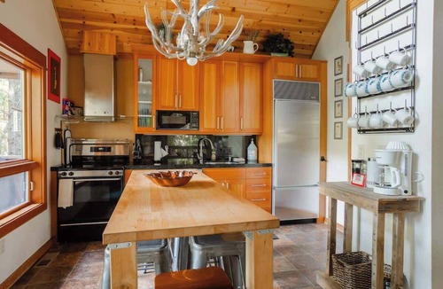 Welches Ski Chalet | Chalet w/River Access, Hot Tub, Game Room, Deck