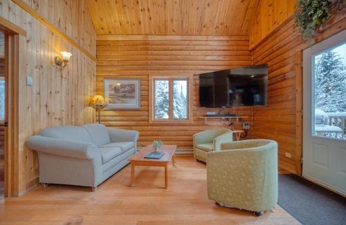 Saint-Paul-de-Montminy Ski Chalet | Chalet Wapiti for 16 Guests, 7 min to SPA, Skiing