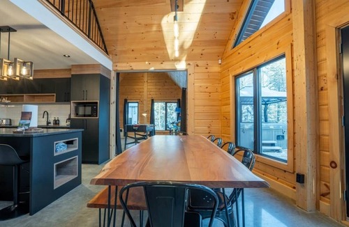 Sainte Beatrix Ski Chalet | Chalet Whiskey SPA and Arcade