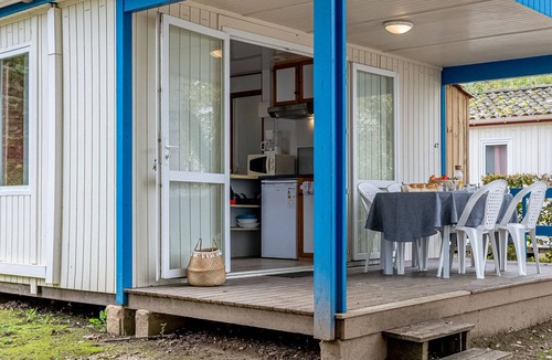 Badefols-sur-Dordogne Ski Chalet | Chalet with Terrace and 2 Bedrooms in Badefols-sur-Dordogne